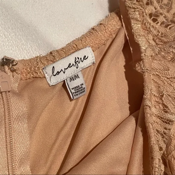 Love, Fire off the shoulder blush dress - Picture 4 of 8